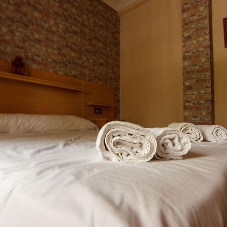 Rentalsevilla Centrico Apartamento Junto Al Guadalquivir Con Parking Coche Mediano Esterno foto