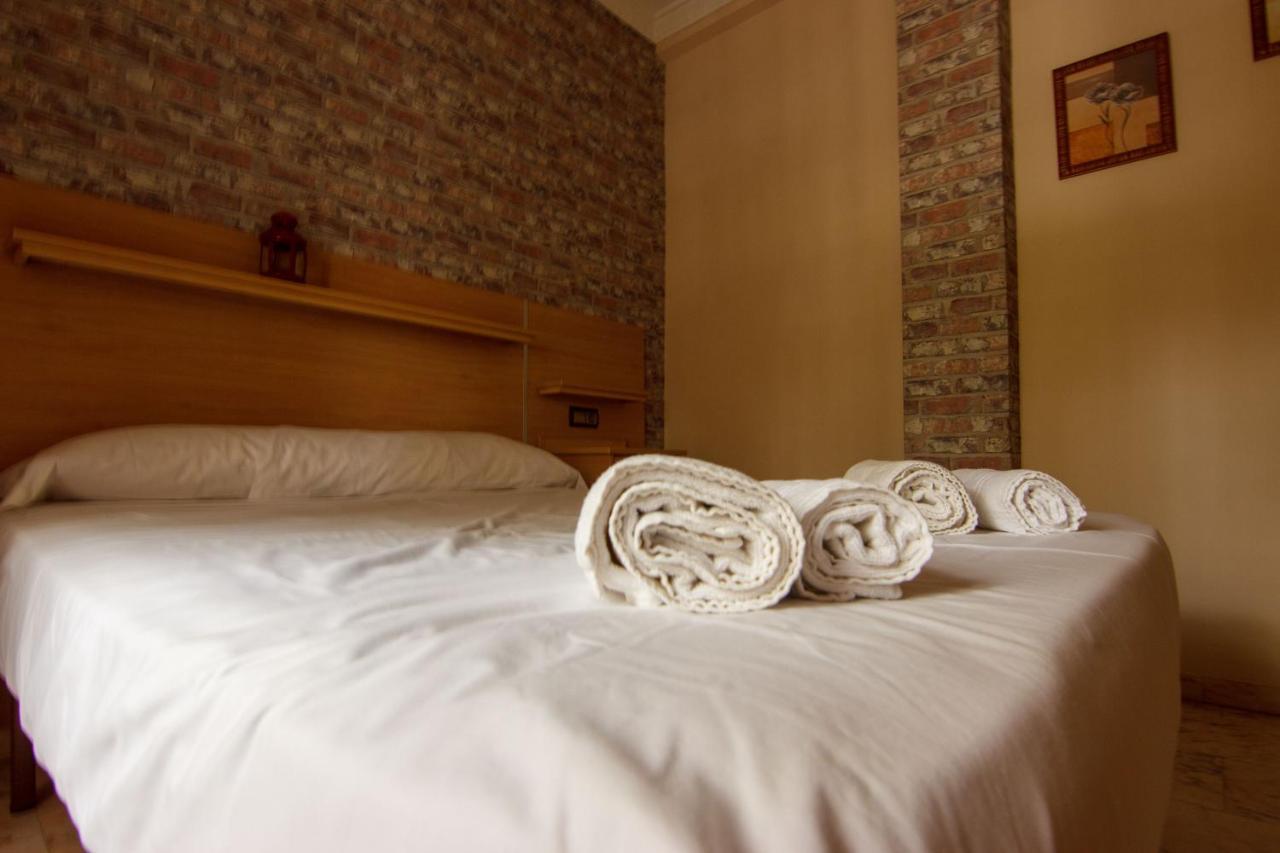 Rentalsevilla Centrico Apartamento Junto Al Guadalquivir Con Parking Coche Mediano Esterno foto