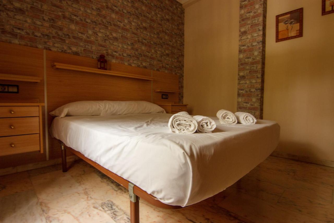 Rentalsevilla Centrico Apartamento Junto Al Guadalquivir Con Parking Coche Mediano Esterno foto