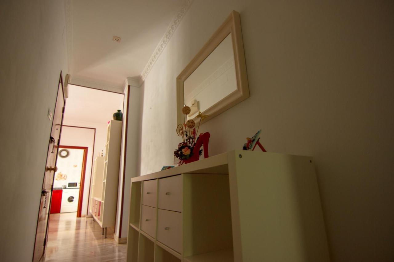 Rentalsevilla Centrico Apartamento Junto Al Guadalquivir Con Parking Coche Mediano Esterno foto