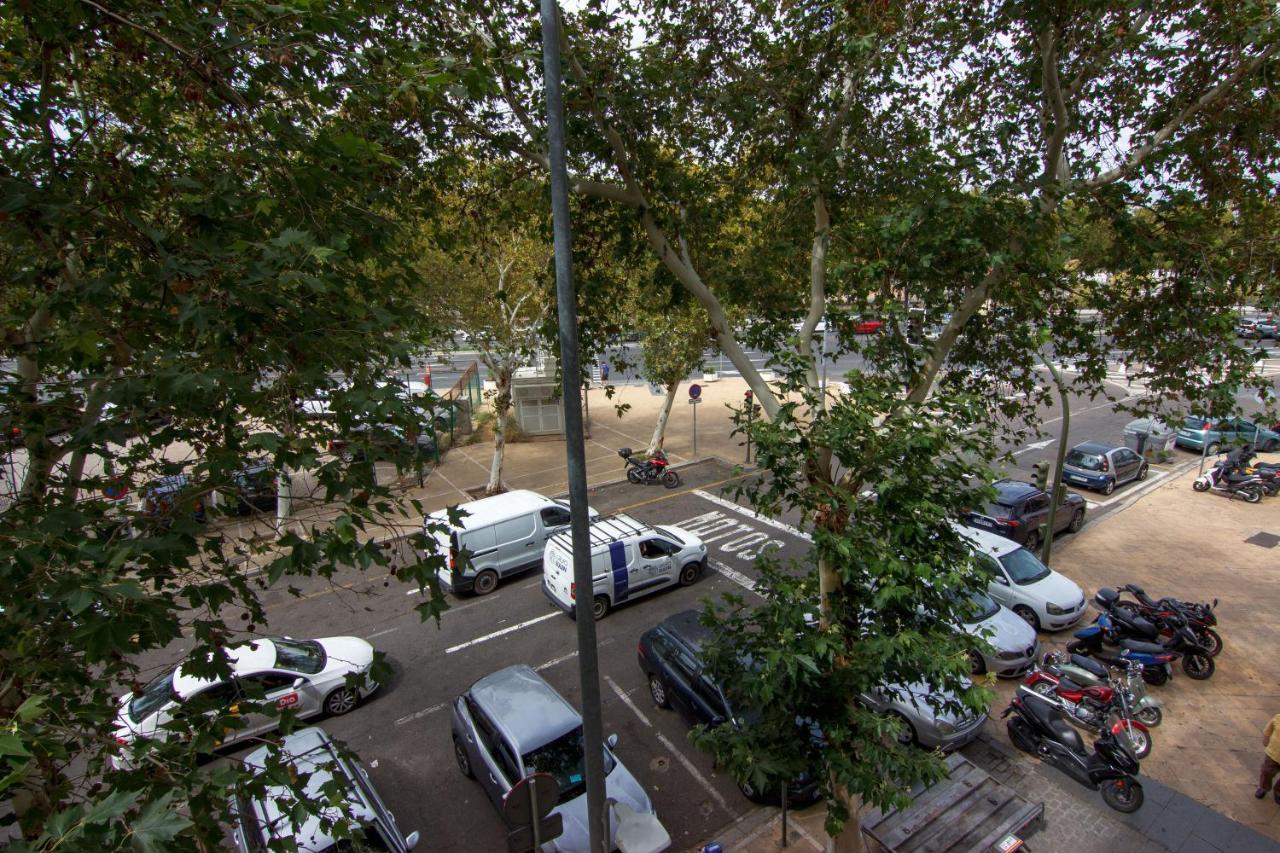 Rentalsevilla Centrico Apartamento Junto Al Guadalquivir Con Parking Coche Mediano Esterno foto